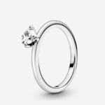 ANEL SOLITÁRIO CRAVEJADO EM ZIRCÔNIA